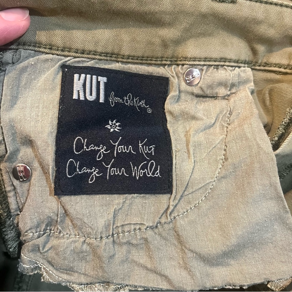 KUT from the Kloth Natalie‎ Bermuda Shorts Olive Green – Size 8 - Picture 6 of 12